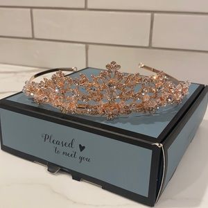 Sweet & V Rose Gold Crown